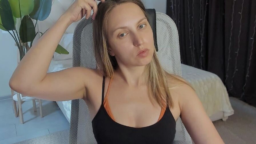 Watch ErinWise live on Japannudes