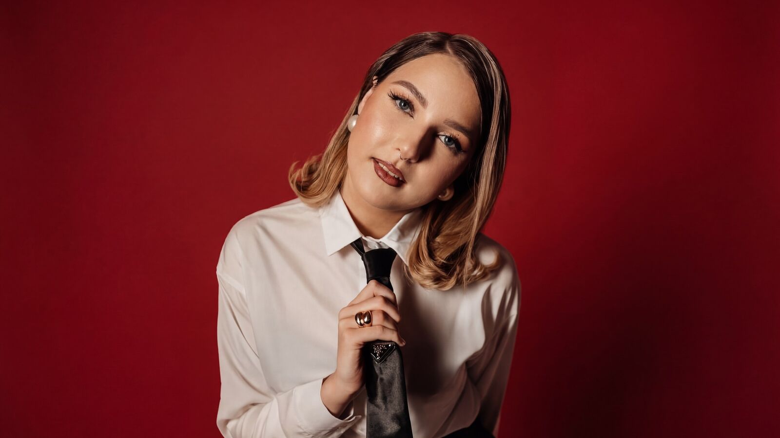 TinaBurton glamour portrait