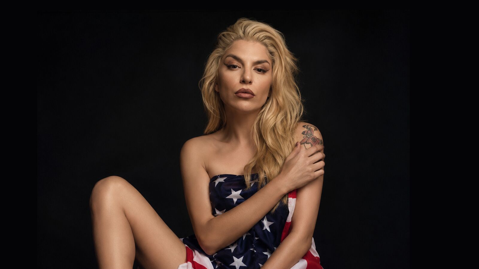 CarlyKnox glamour portrait