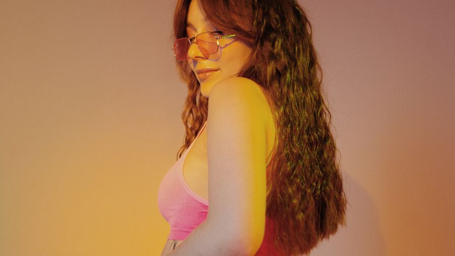 Watch AmberBurny live on ZS Magazine