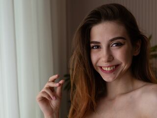 MikiPekeris Brunette live cam models