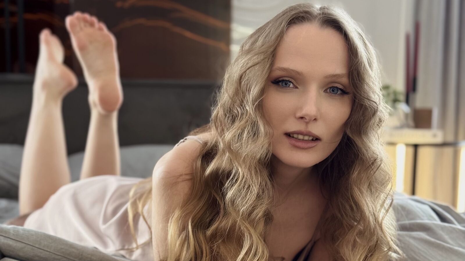 LanaLunar erotic portrait