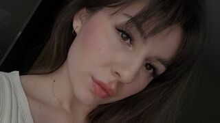 DinRose LiveJasmin quick chat profile