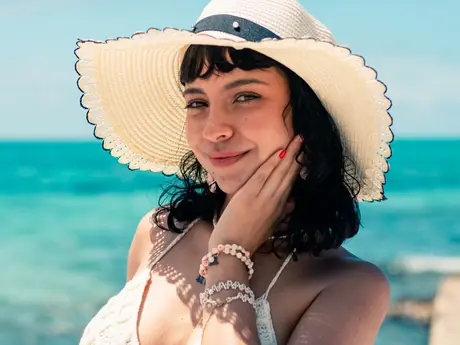 Chat with ElizabethThaylor
