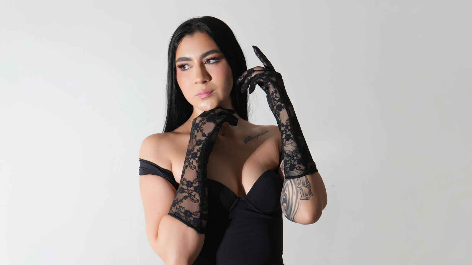 VictoriaPrite erotic portrait