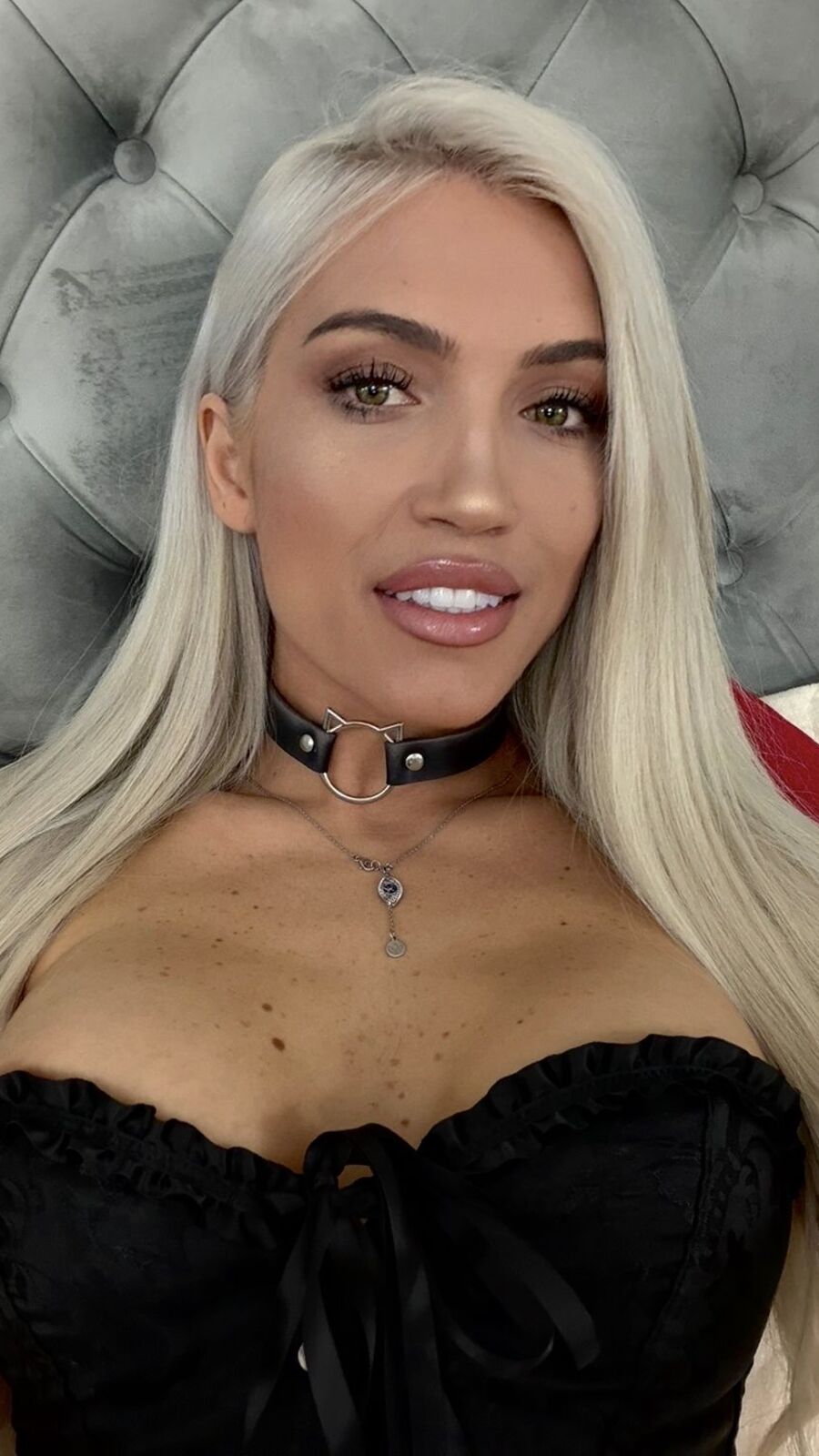 ElsaPressley erotic portrait