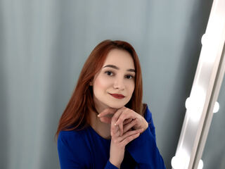 TrissMacklin Brunette live cam models