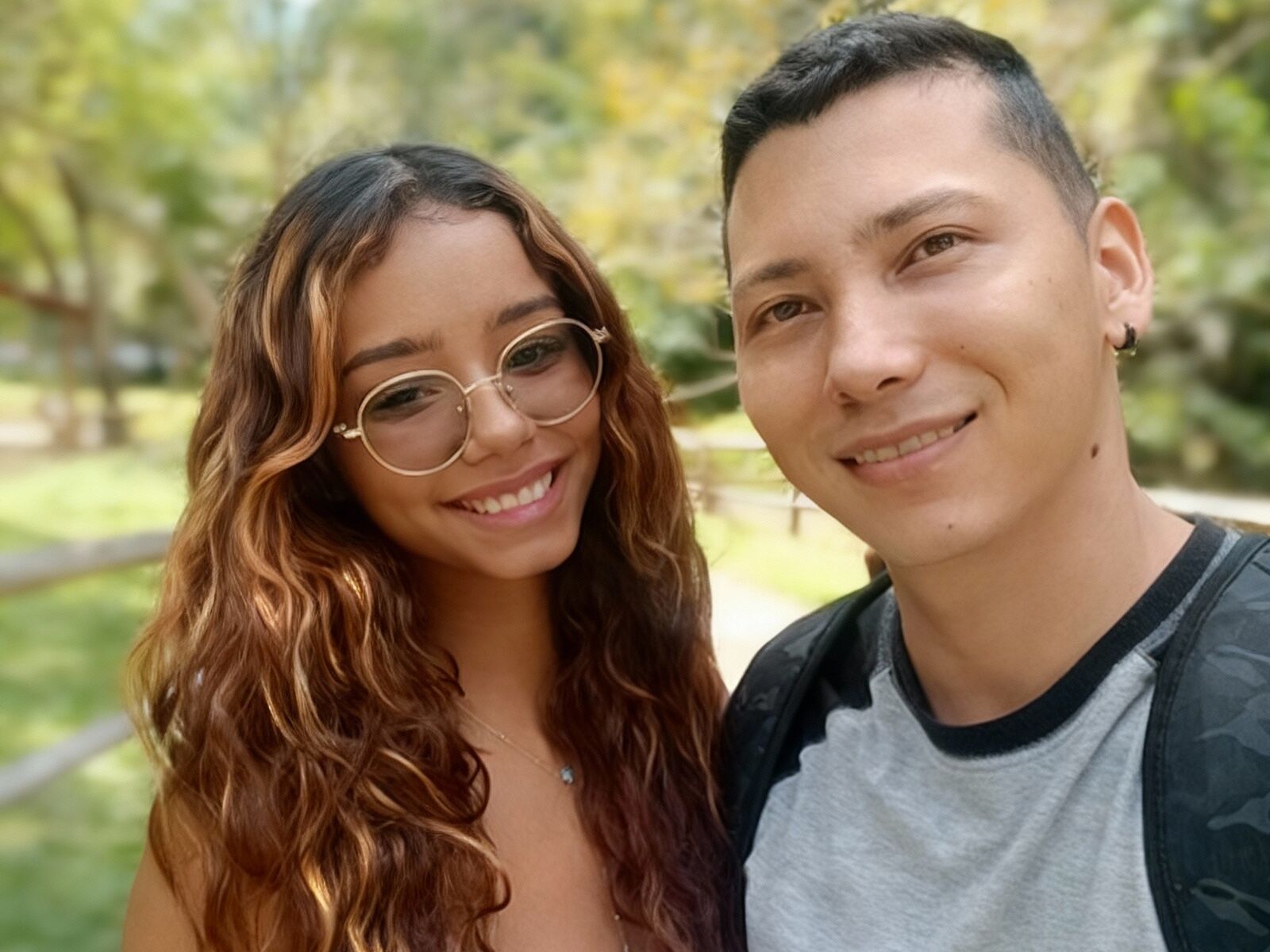 Live cam for MeganAndJulian