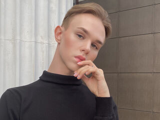 MartinMendez is a webcam model from Belarus age 22