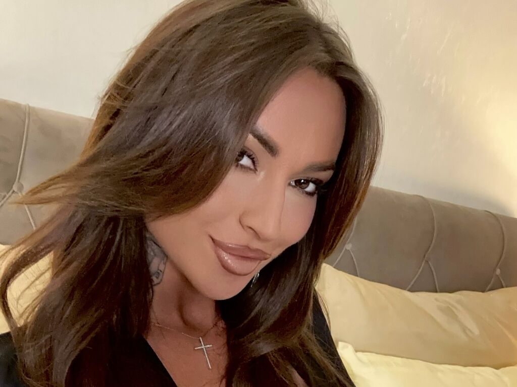 Nutty IvyEdhessa from LiveJasmin gets her bod pounded on video! IvyEdhessa from LiveJasmin