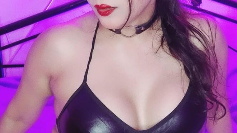 Join DonnaFrejya for Exclusive Live Webcam