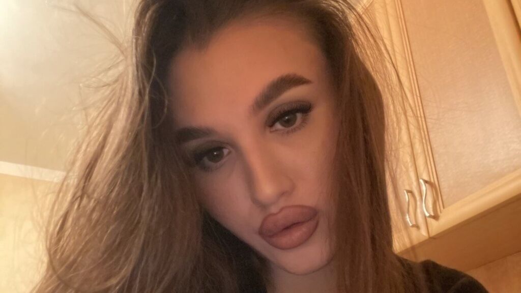 KyraVictorine Live Cam on LiveJasmin