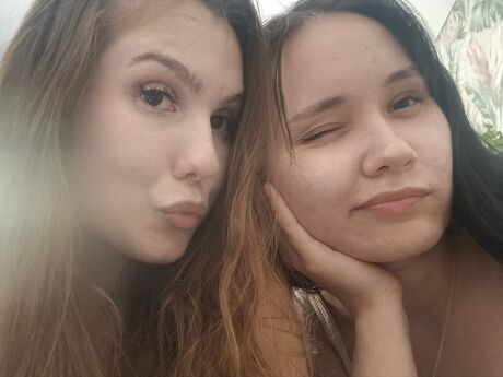 Chat with LisaAndSofa