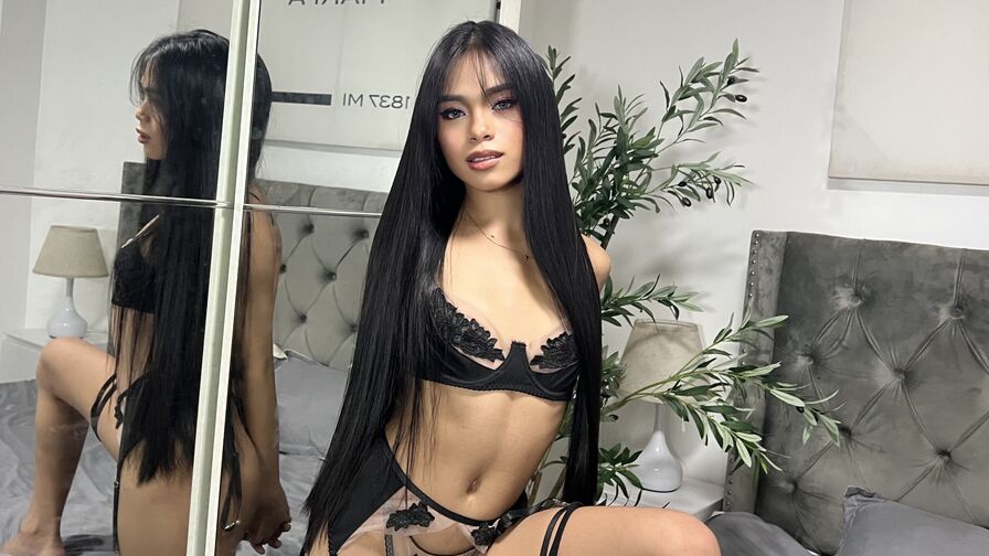 Watch BernadethGrey live on Japannudes