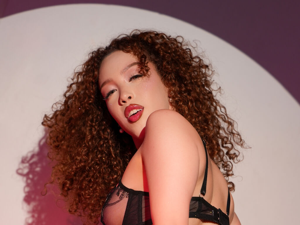 SheniaBlain free chat webcam girl