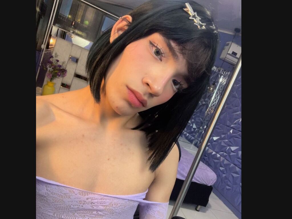 IsaacCollins camboy live stream preview