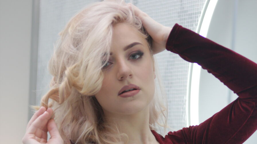 Free Naked AvaGill