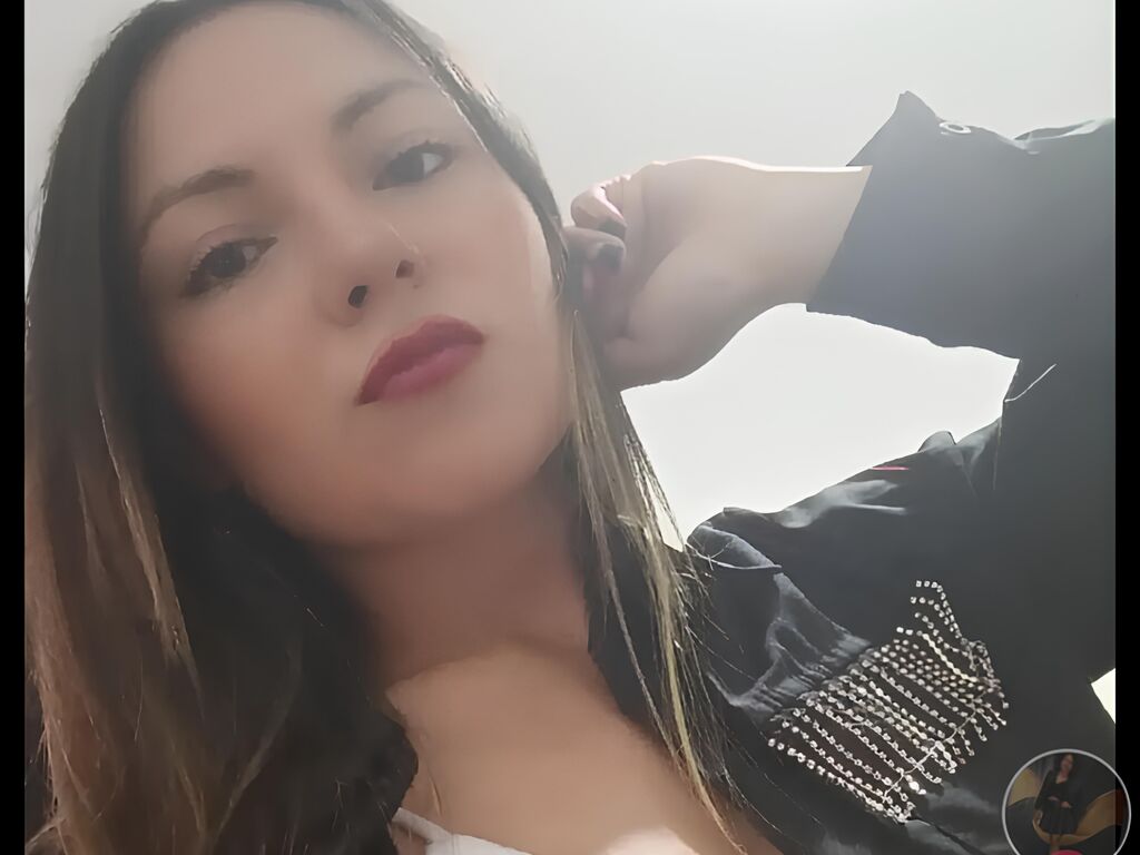 LauraPino – Live Cam Photo
