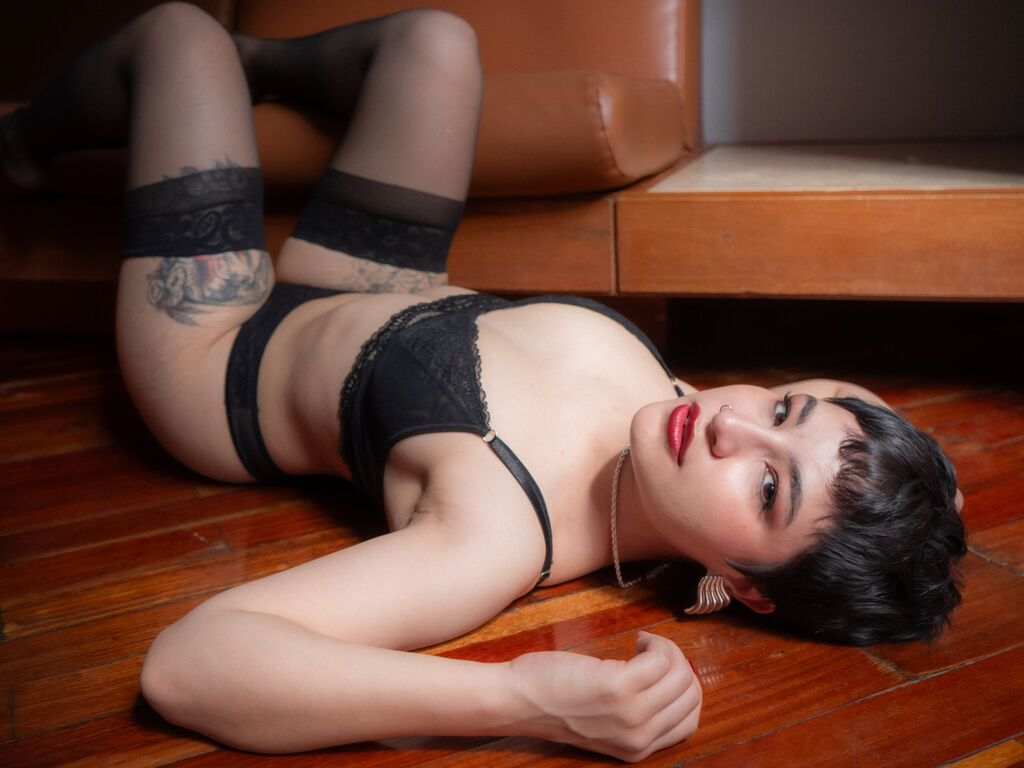 Live with ColetteColman on PrivCamWeb