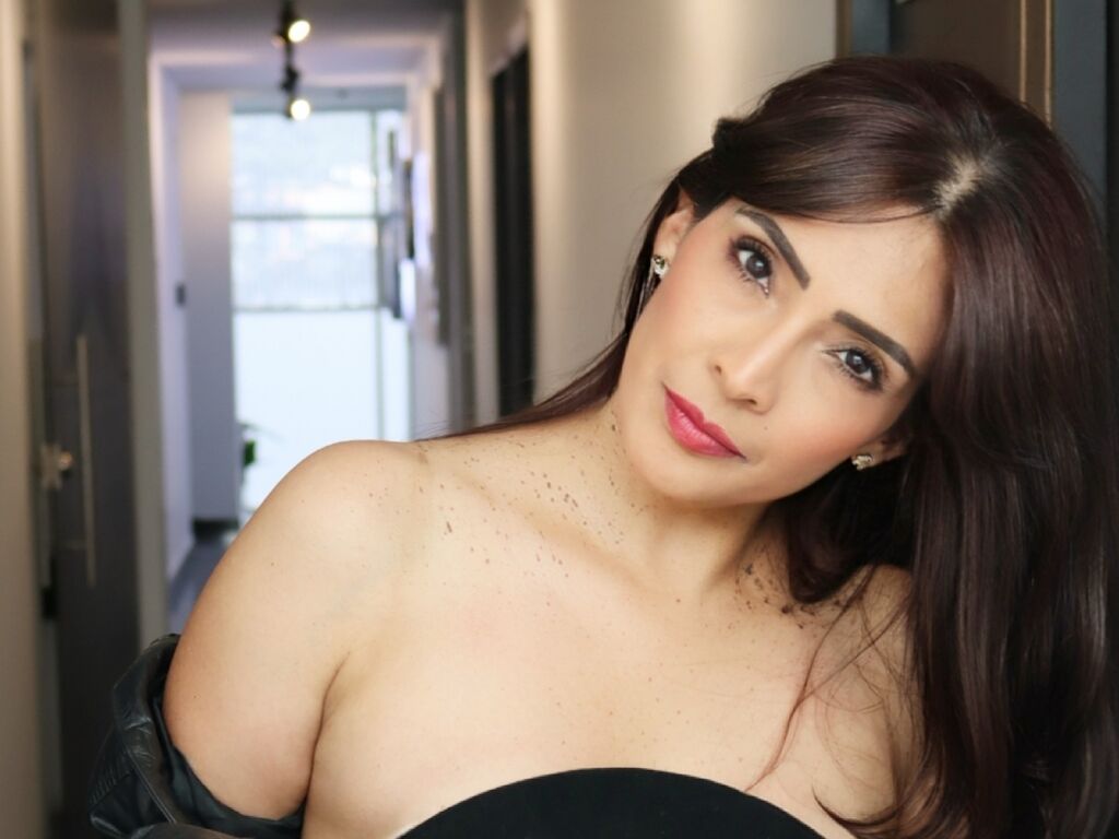 DolceMartinz Nude