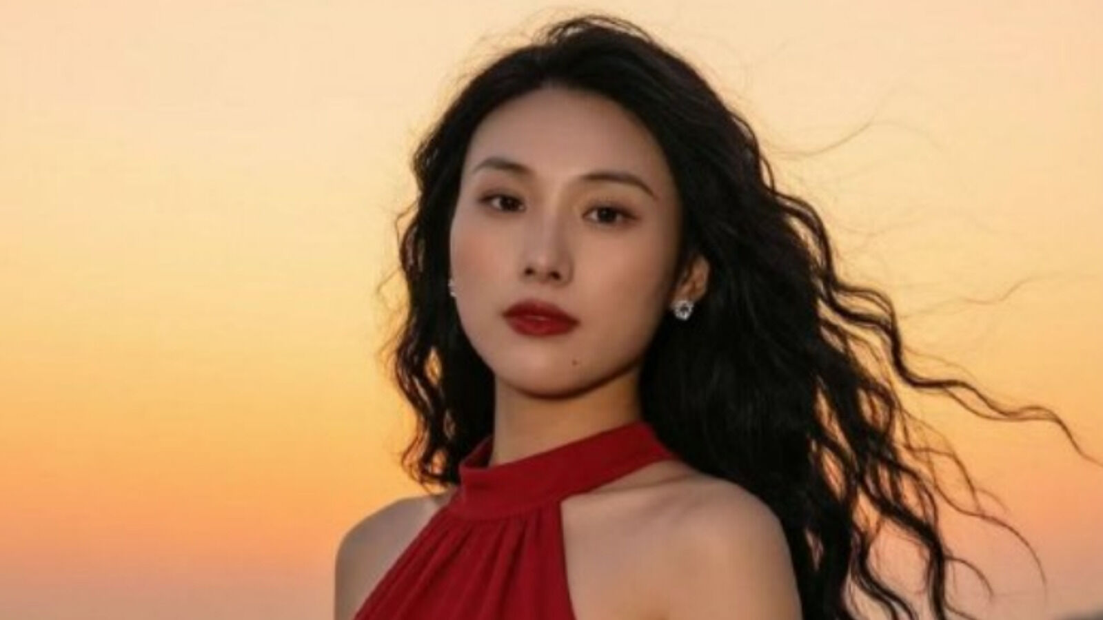 EmilJing glamour portrait