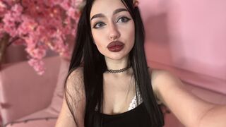Free Nude FloraPita