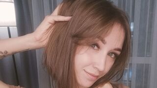 Free Nude AraAcey