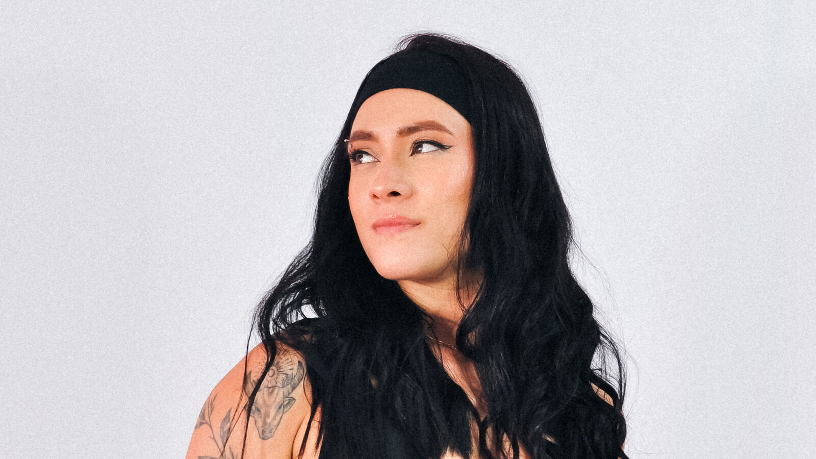 LolaWhile erotic portrait
