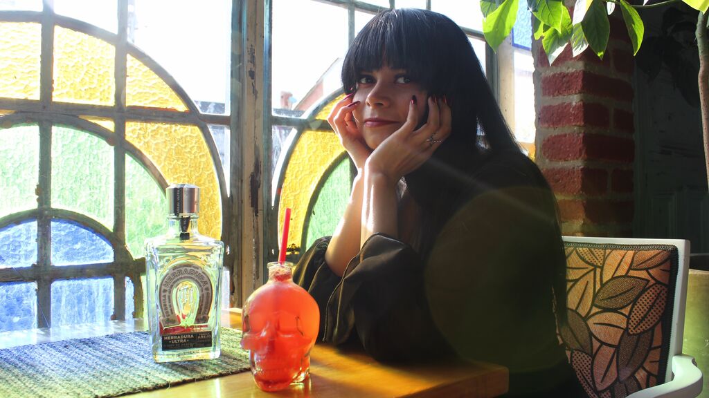 MollyVolkova cover