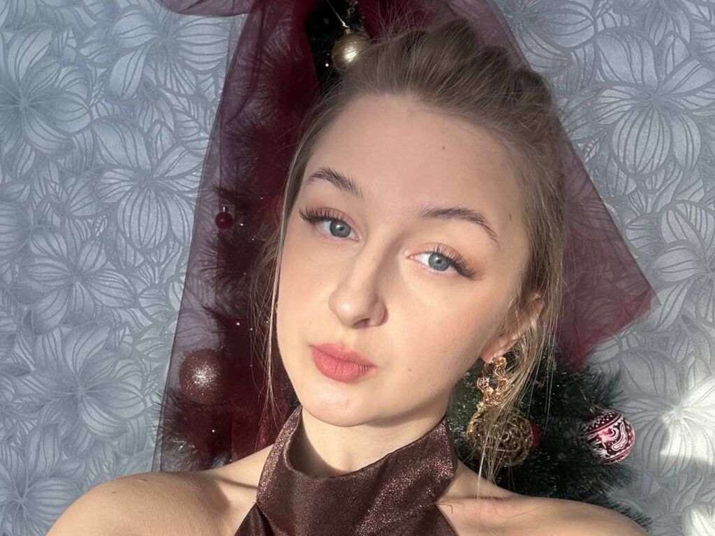 CharoletteHeckle Nackt