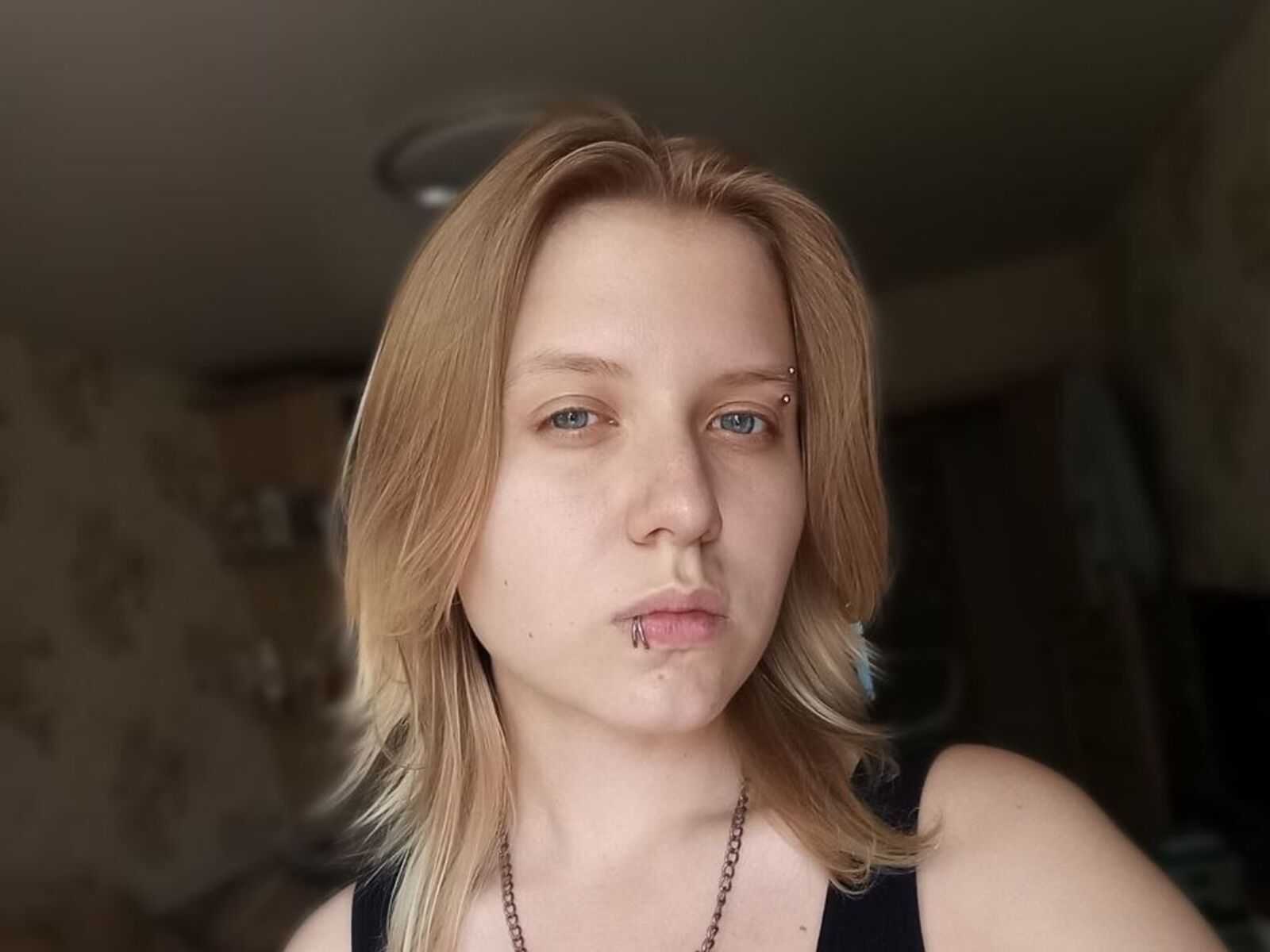 Live cam for VikiCharm