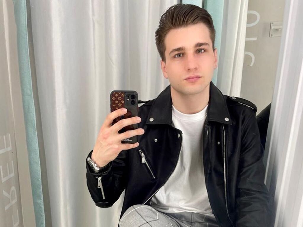 DylanSangster webcam show