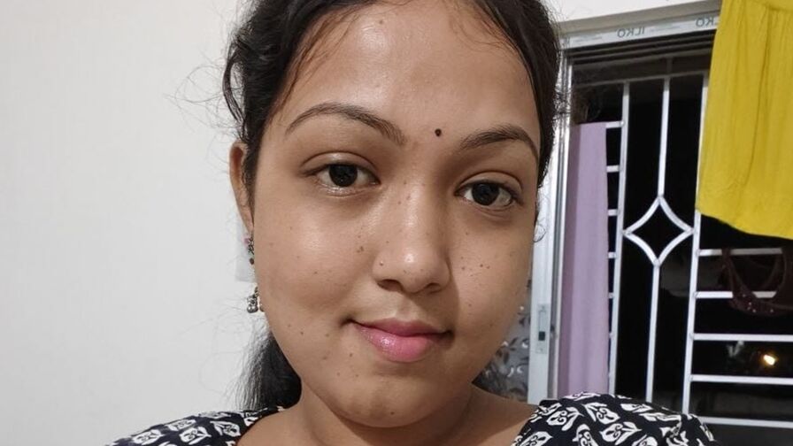 TrishaSaha Amateur Masturbating
