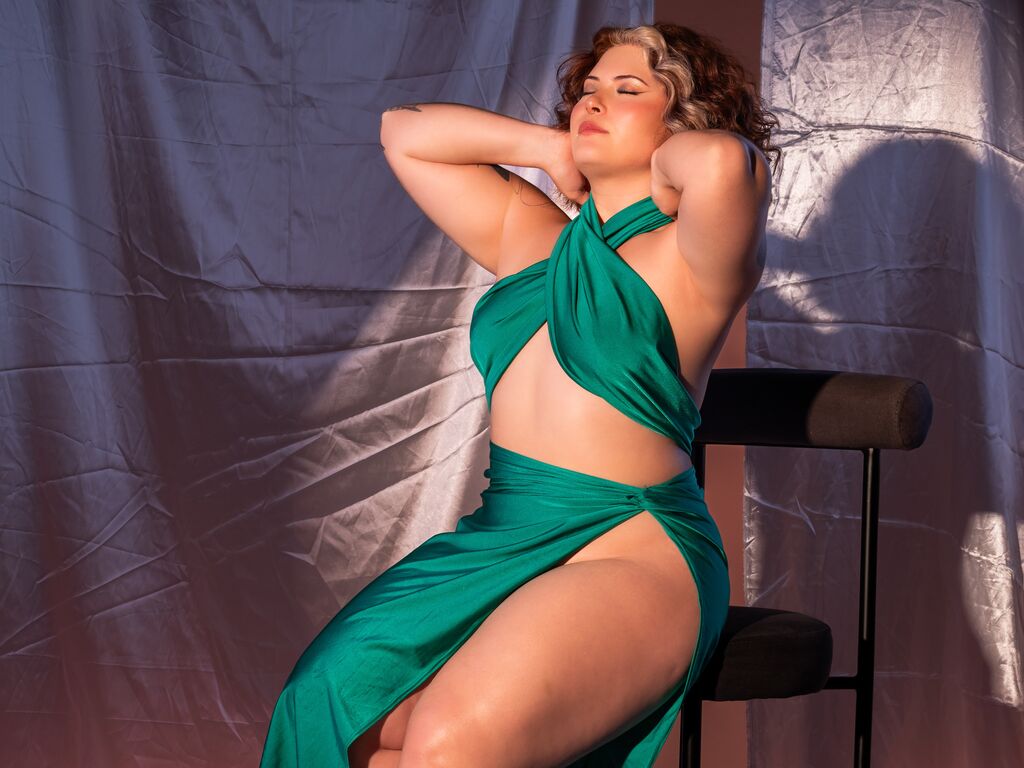 MaddiRodriguez Nackt