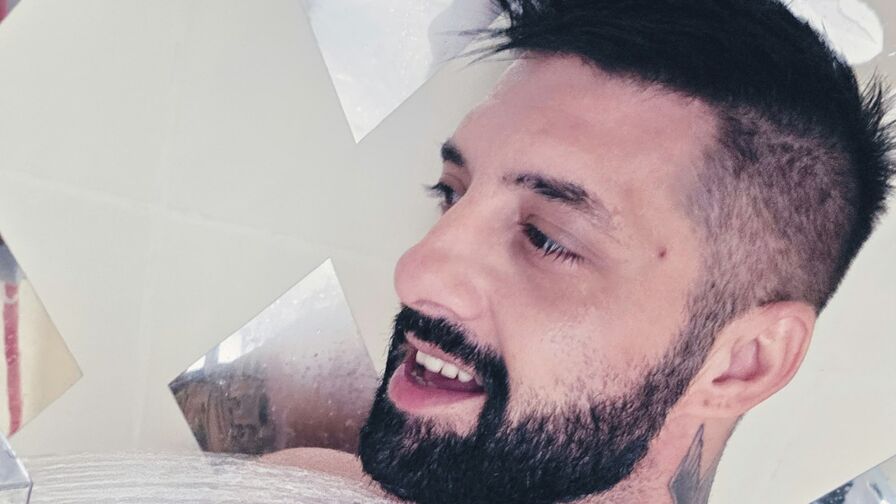 Watch JustinDom live on porno-line.net