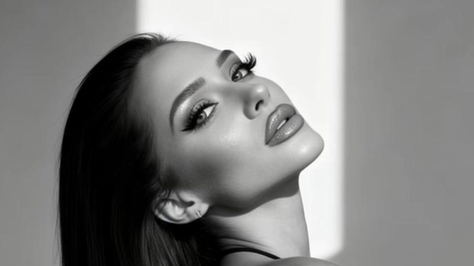 AriannaCherie erotic portrait
