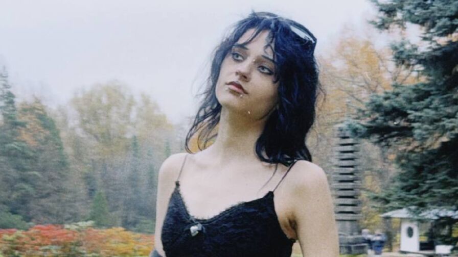 Chat With VernitaMaag Now