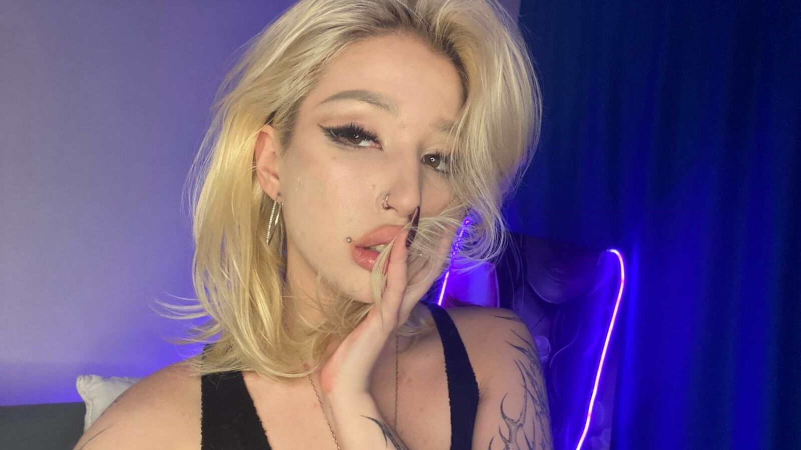 SallyChaa erotic portrait