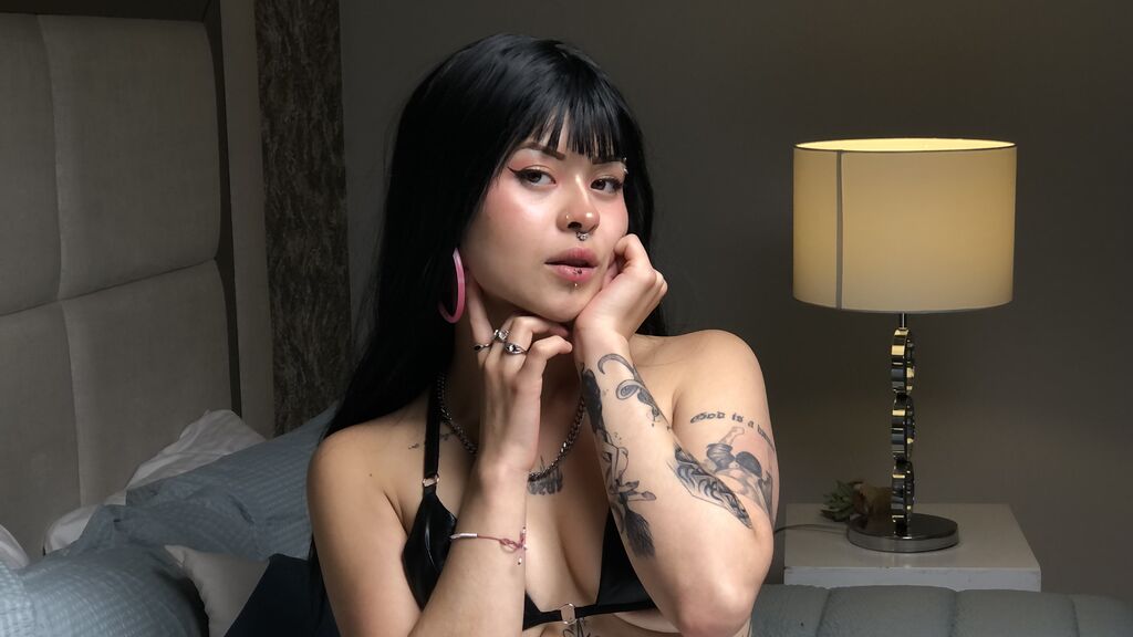Watch RouxDelirium live on cam on LiveJasmin