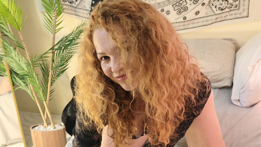 MonicaMorena's chat room