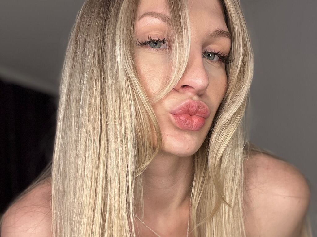 NicoleHamm adult cam girl thumbnail