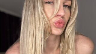 Free Nude NicoleHamm