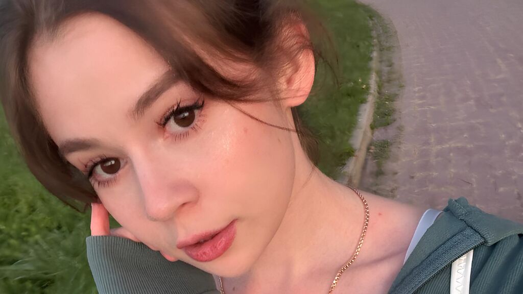 MozelleSchenz live cam model at LiveJasmin