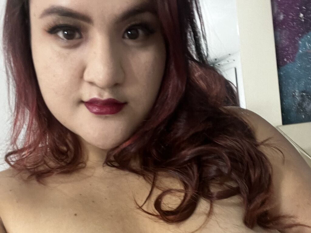 JuliaNoir webcams big tits