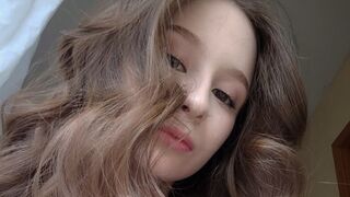 KittiFors adult webcam girl room