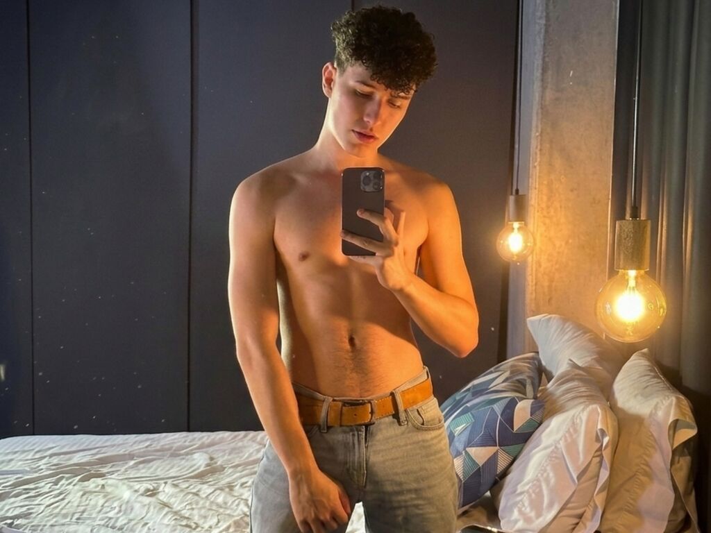 AdrianMorelli guy webcam room image