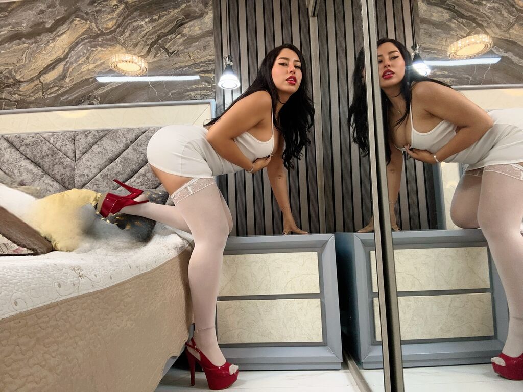 ValentinaReinas LiveJasmin model