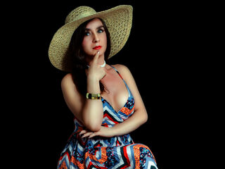 MaryPaula is a webcam model from Colombia age 39