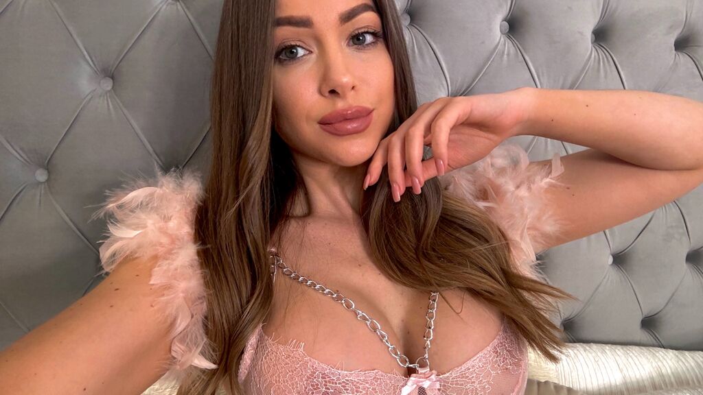 LanaHansen live cam model at LiveJasmin