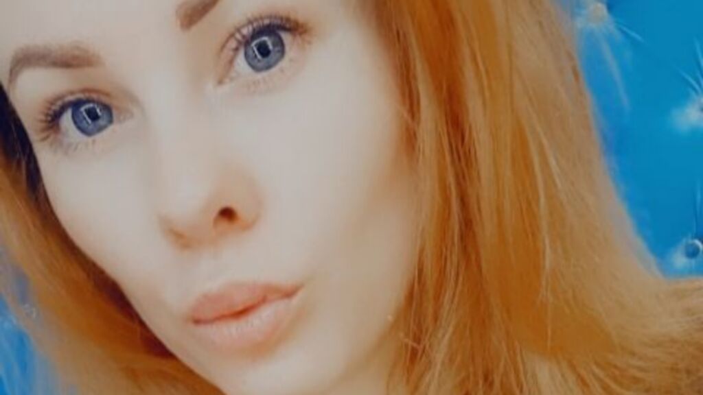 Sex chat gratuit in direct cu ElliWilly pe LiveJasmin